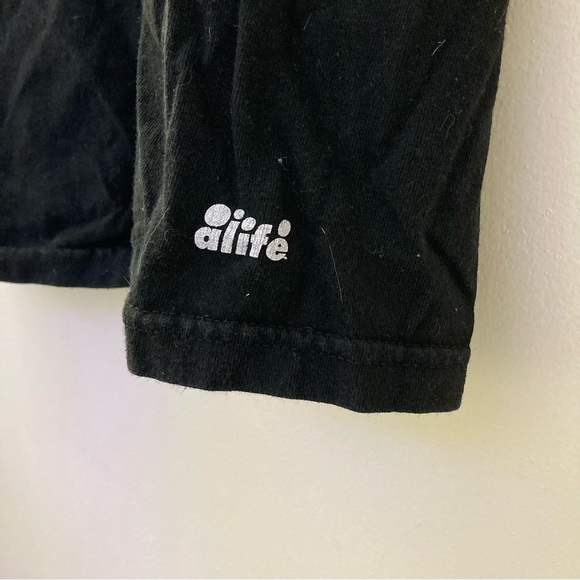 Thrifted vintage black graphic tee with rainbow text in men’s extra large - Picture 5 of 6